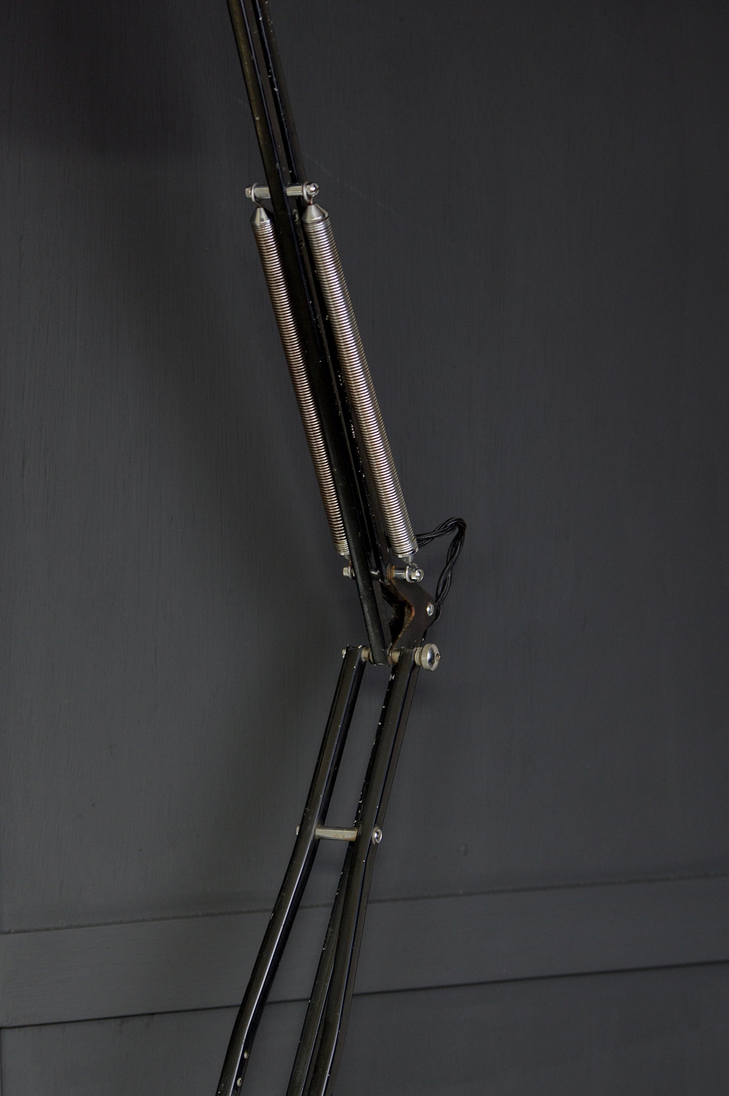 Black Herbert Terry model 1209 anglepoise lamp (Circa 1930s)