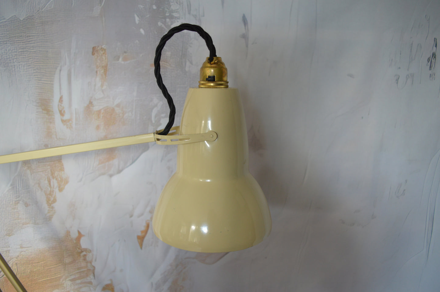 Cream Herbert Terry Anglepoise 1227 Lamp