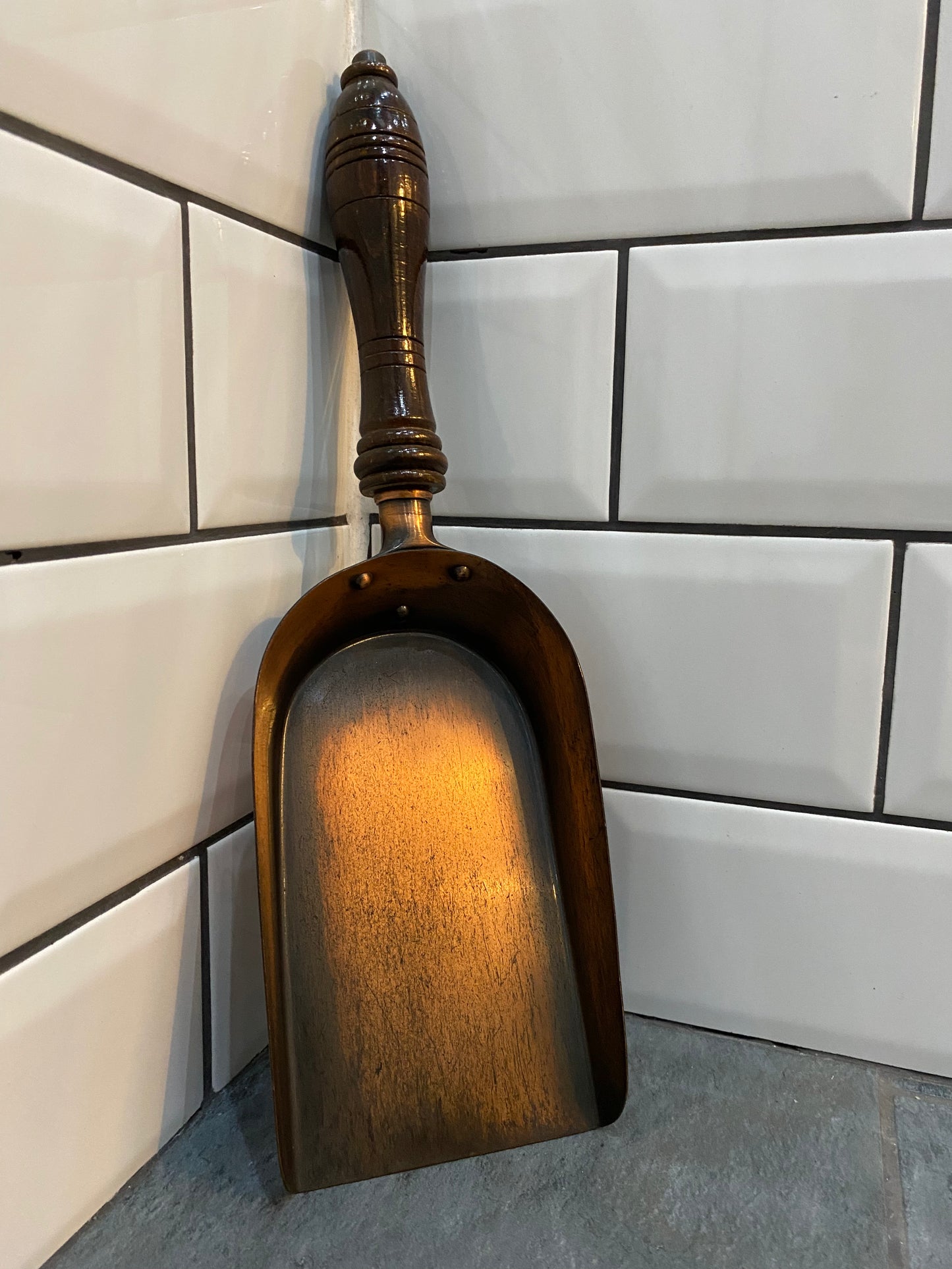 Large coal scuttle/ash collector from Maison Valenti