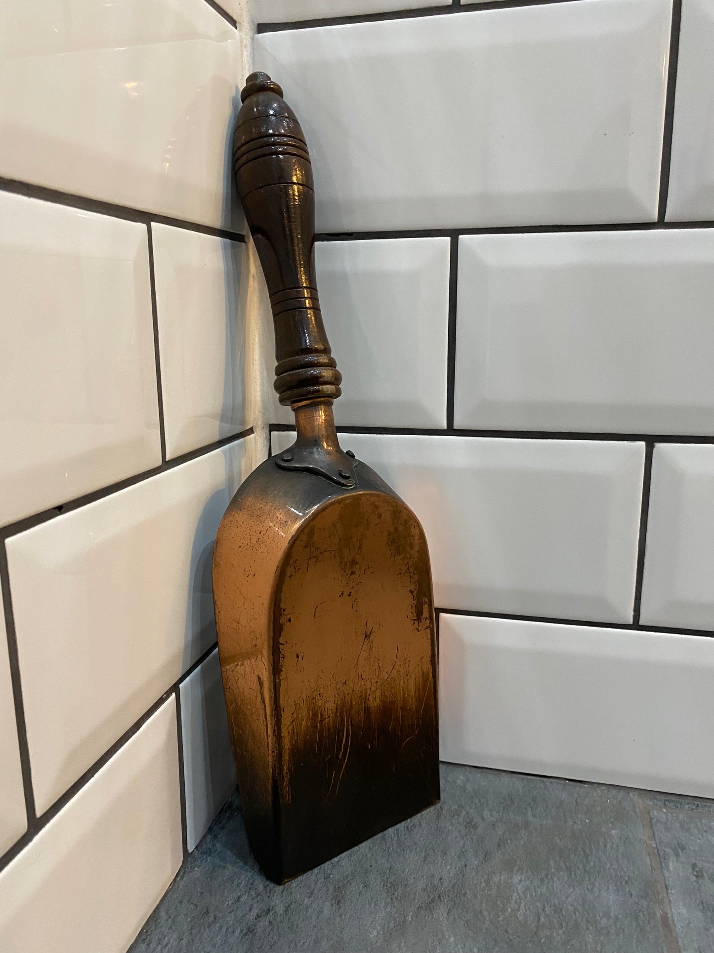 Large coal scuttle/ash collector from Maison Valenti