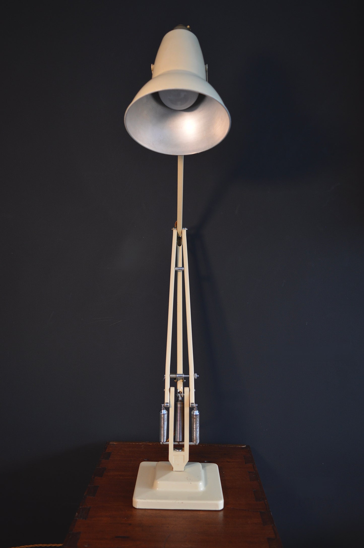 Cream Herbert Terry anglepoise model 1227