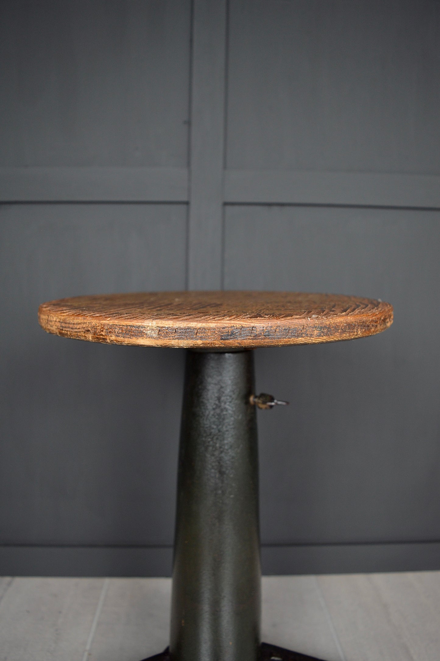 Bellow industrial cast iron stool
