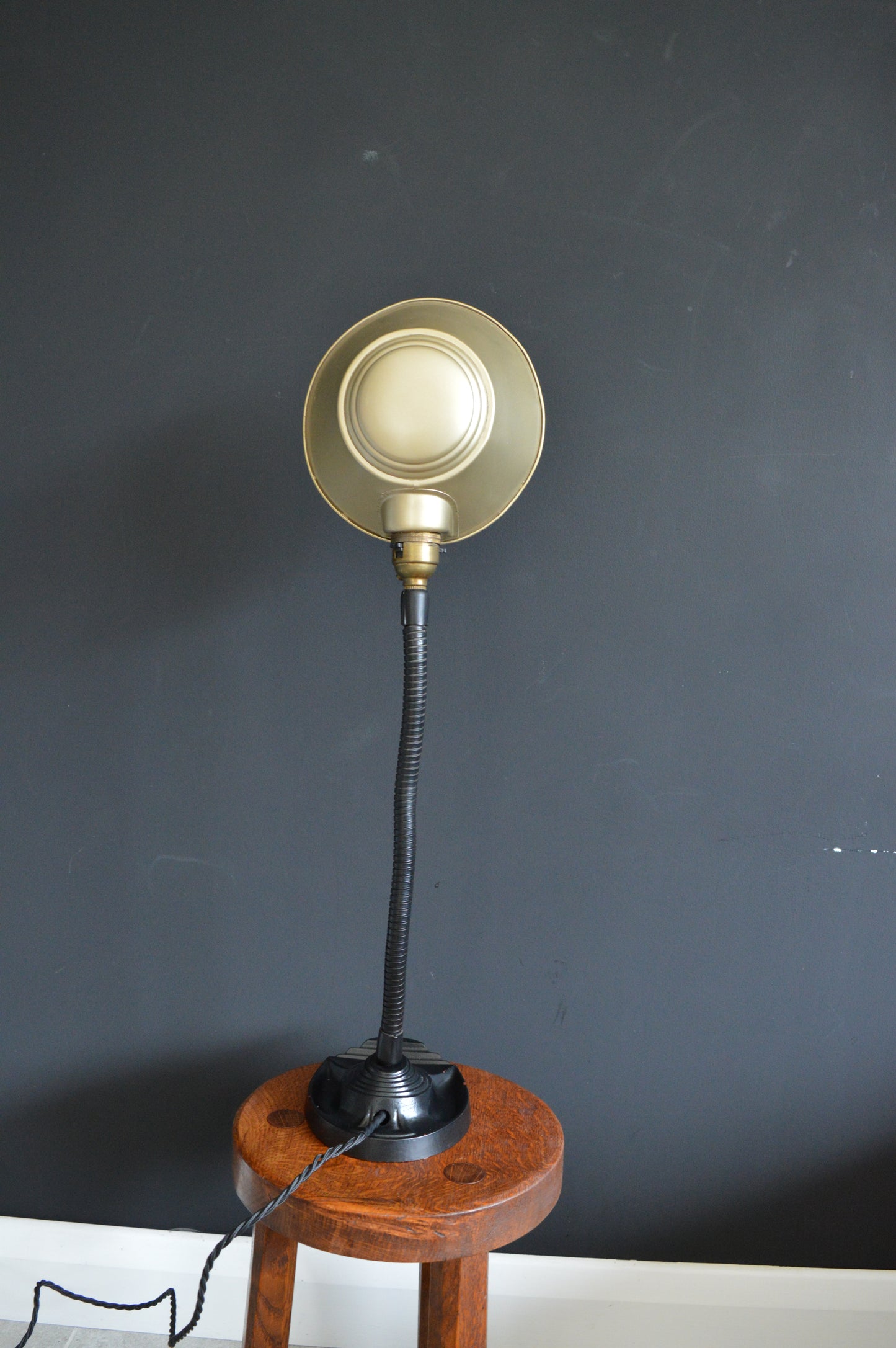 1930s Aladdin MFG Gooseneck lamp