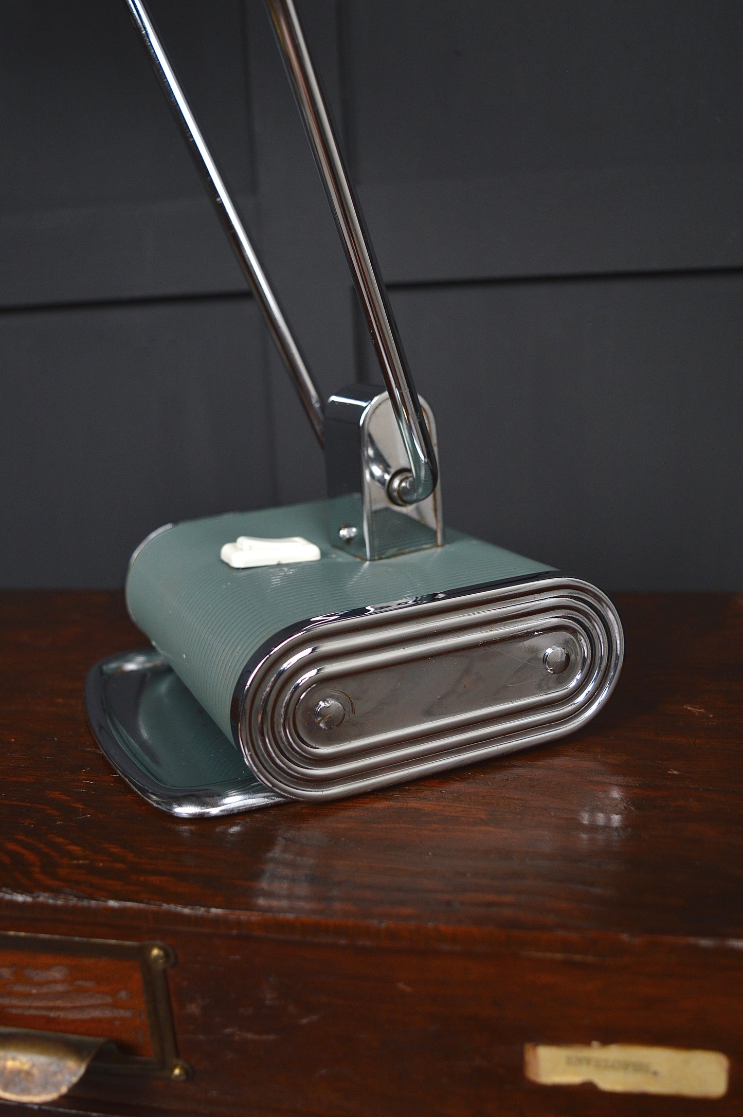 Eileen Grey ‘Jumo 71’ desk lamp
