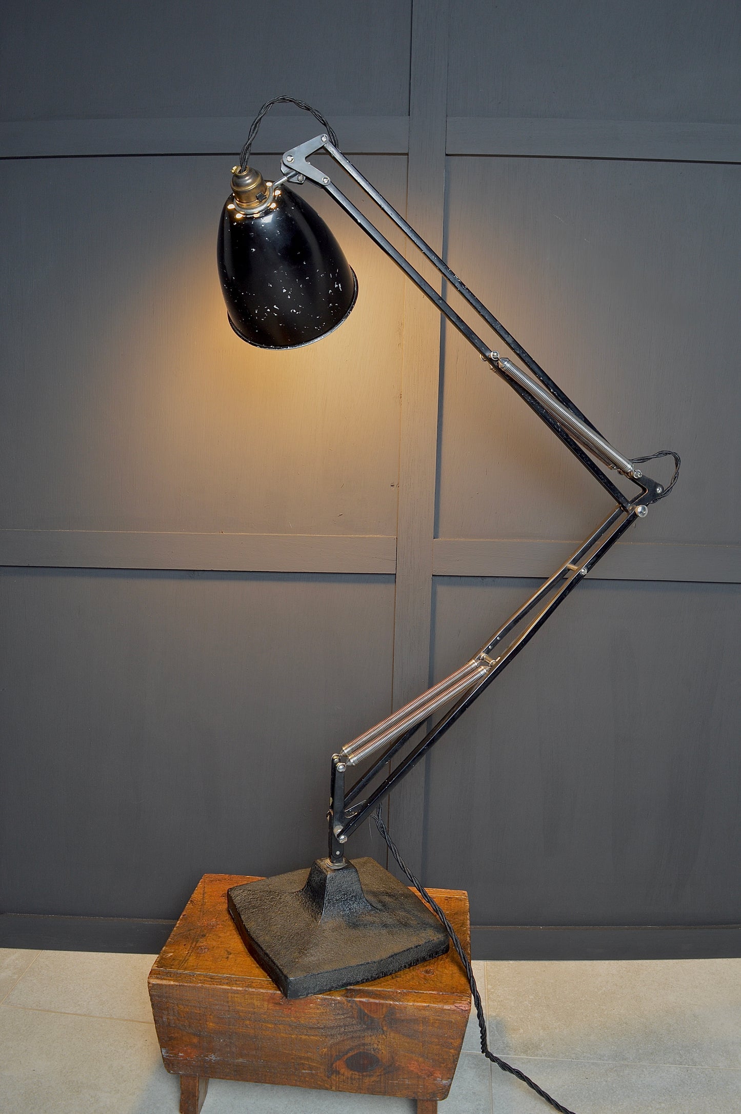 Black Herbert Terry model 1209 anglepoise lamp (Circa 1930s)