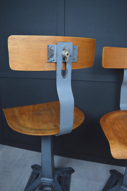 Singer industrial swivel chairs
