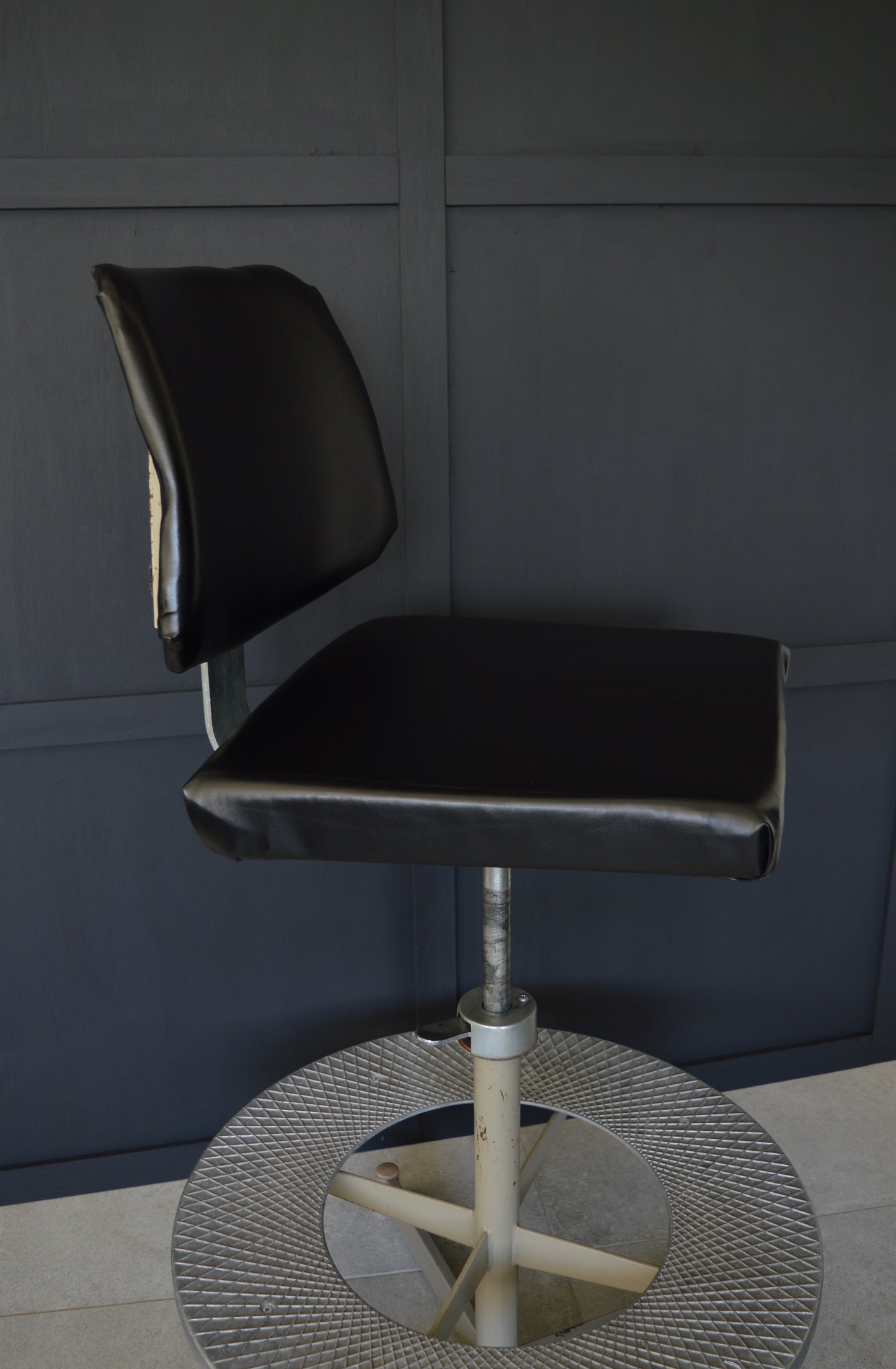 Vintage industrial machinists chair