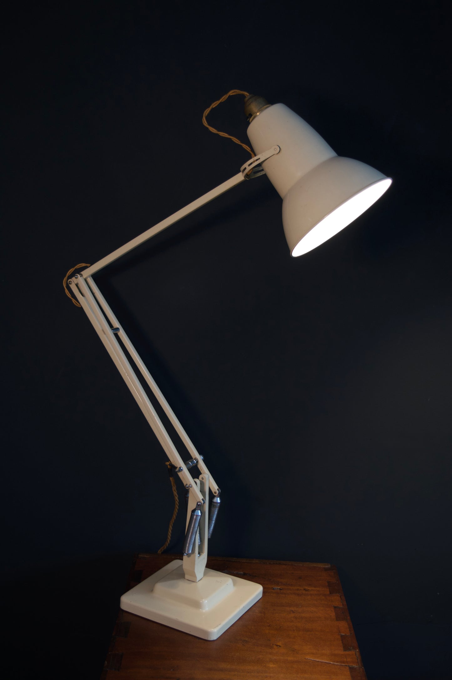 Cream Herbert Terry anglepoise model 1227