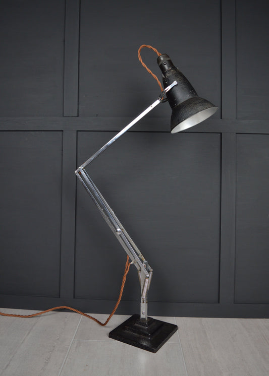 1930s Black 3 step anglepoise 1227 lamp front