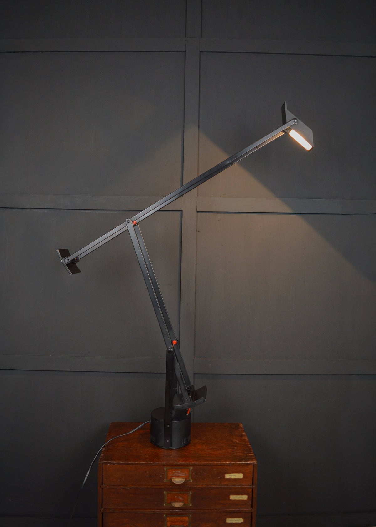 Tizio desk lamp