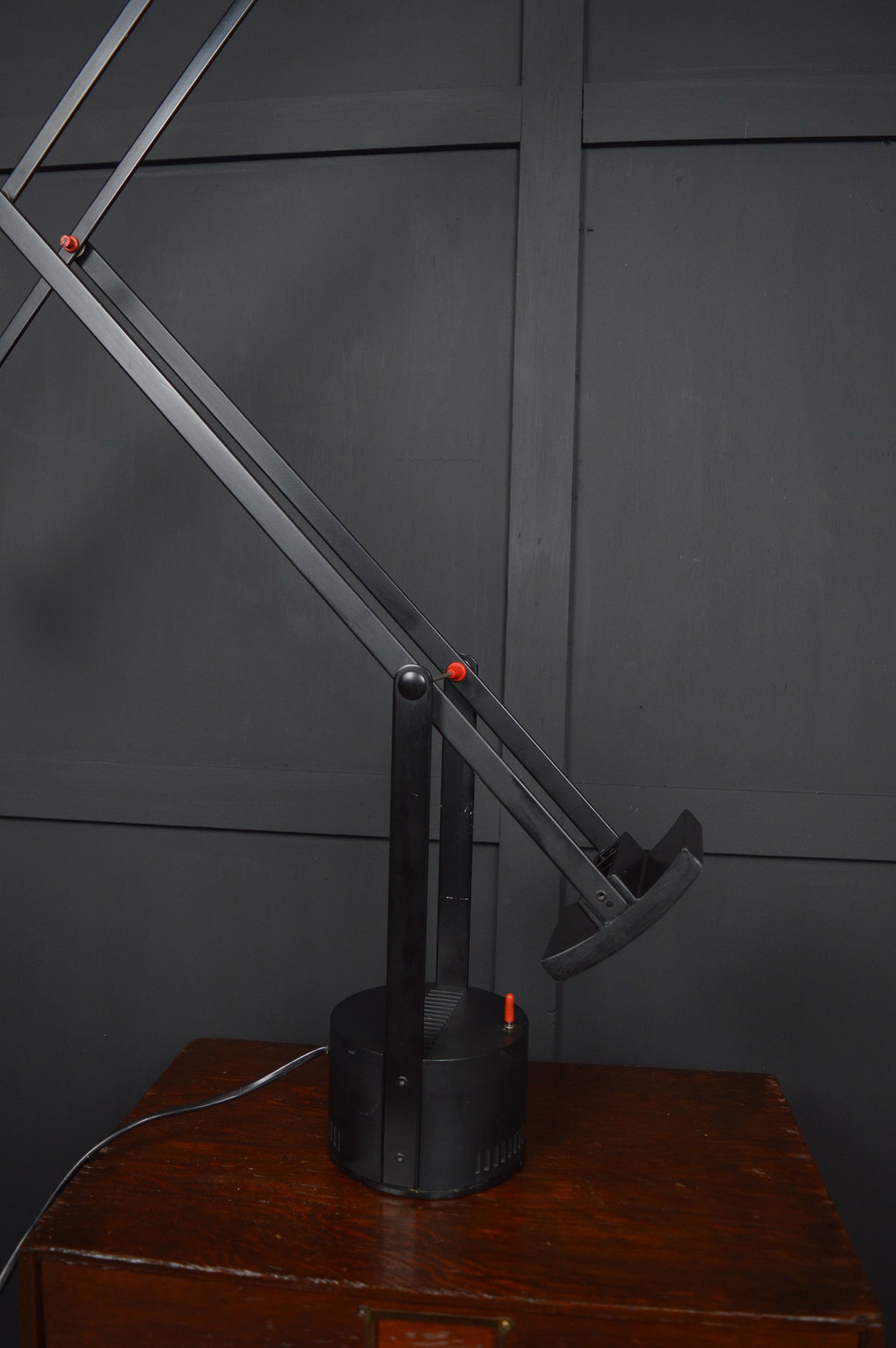 Tizio desk lamp