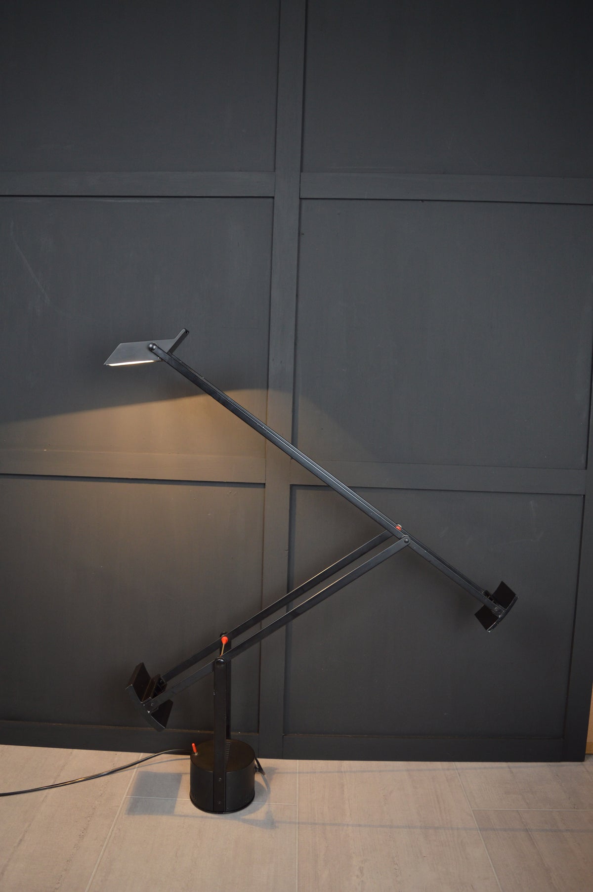 Tizio desk lamp