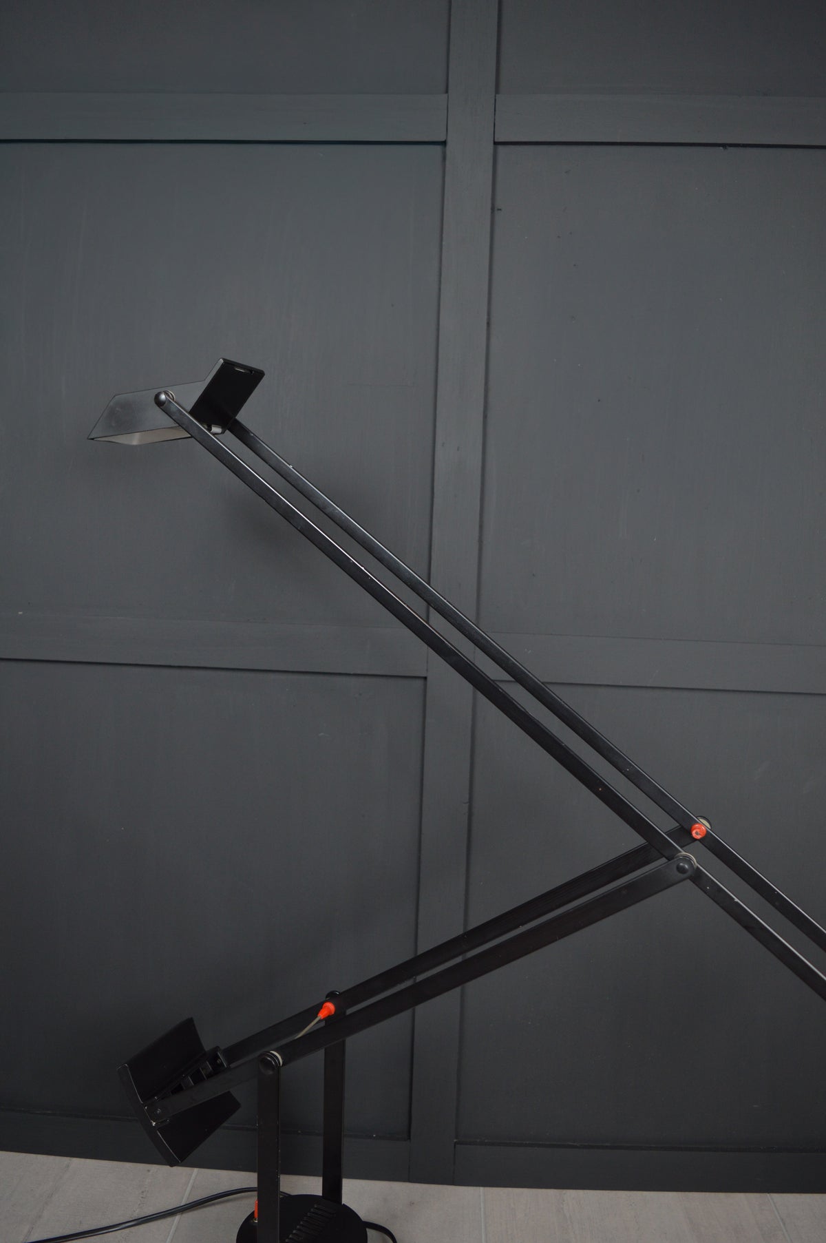 Tizio desk lamp