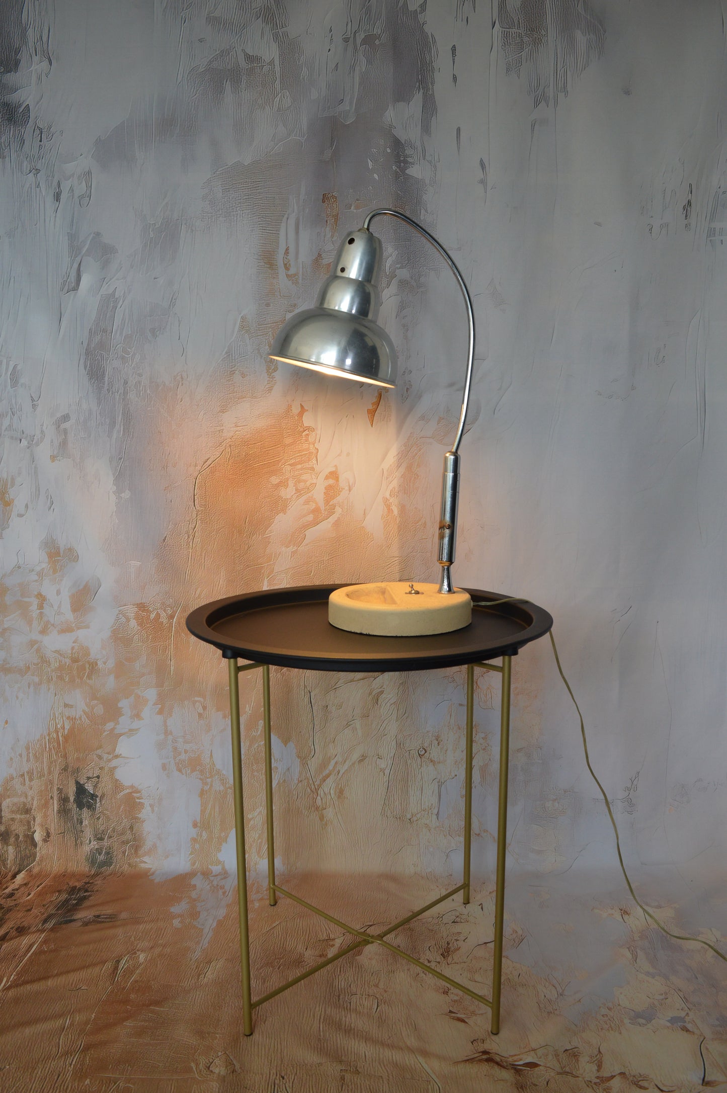 Cream base 'Multilight' desk Lamp