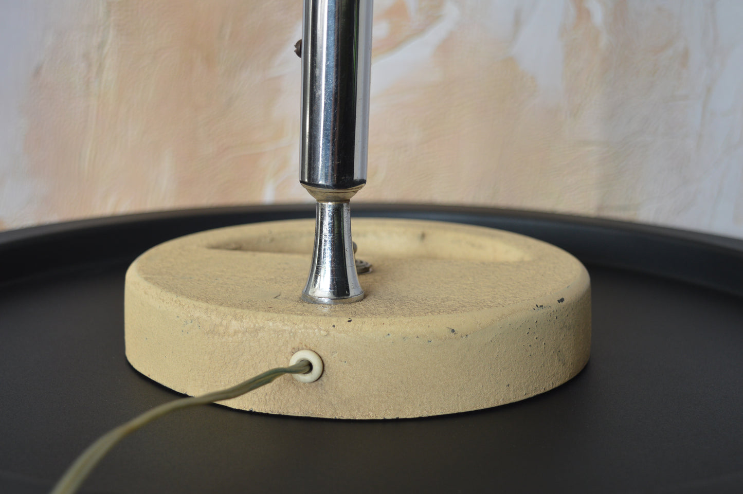 Cream base 'Multilight' desk Lamp