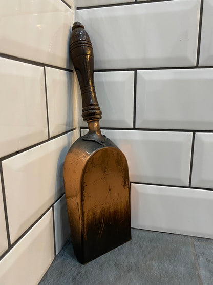 Large coal scuttle/ash collector from Maison Valenti