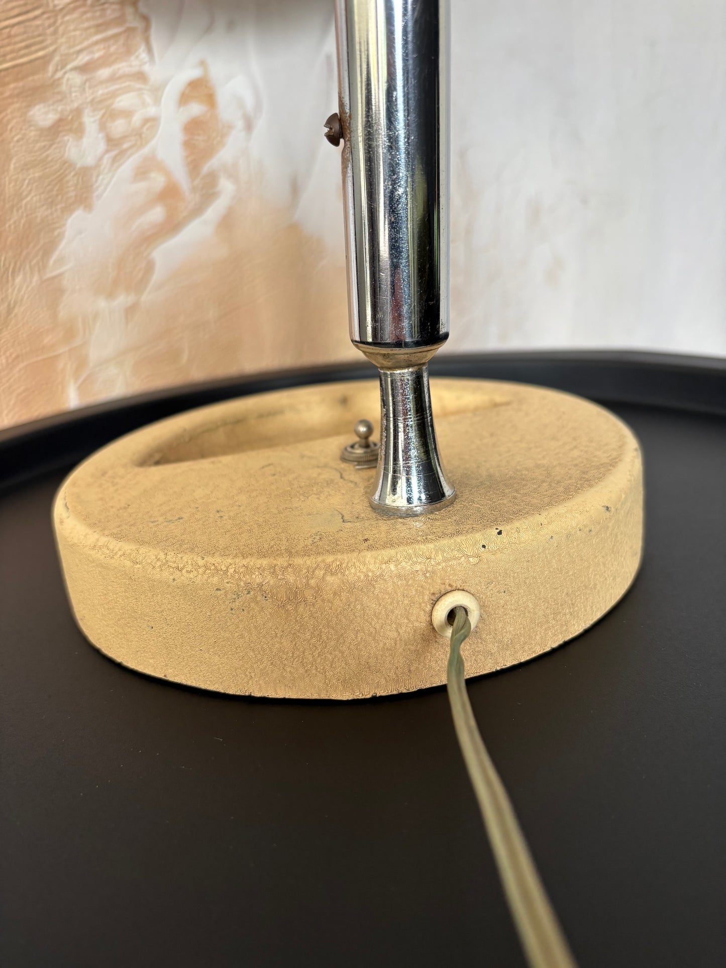 Cream base 'Multilight' desk Lamp